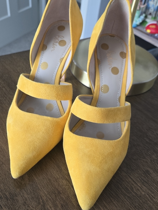 Boden Shoes - Boden Yellow Suede Pointed-Toe Pumps
